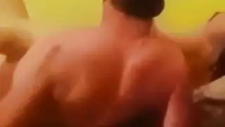 عجوز ديوث ينيك ابنته الشرموطة المتزوجة