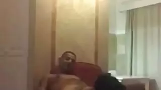 سكس لأخ بيمشي وهو نايم والآخر تموص زيه