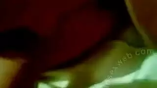 هي نايمه ع وشها وهو داخل ع طيزها براحه