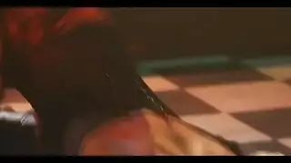  سحاقية أكبر تضرب مراهقة في جنس قاسٍ