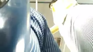 مراهقة معوقة تستمني وتئن في مقطع إباحي صريح