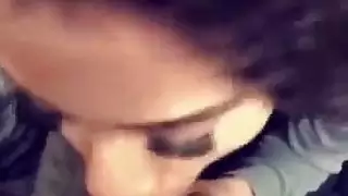 مشهد مص قضيب في الخارج مع فتاة عربية جريئة