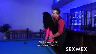 موعد ستيباد في الحانة يتحول إلى جنس صريح في الفندق