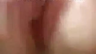 مشهد إباحي: شقراء تمص بقضيب سمين وصلب بصوت عال