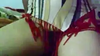 إباحية خليجية: فتاة بدوية مثارة تفرك كسها الناري