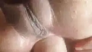 فتحتها المتوسعة تقطر بفوضونا